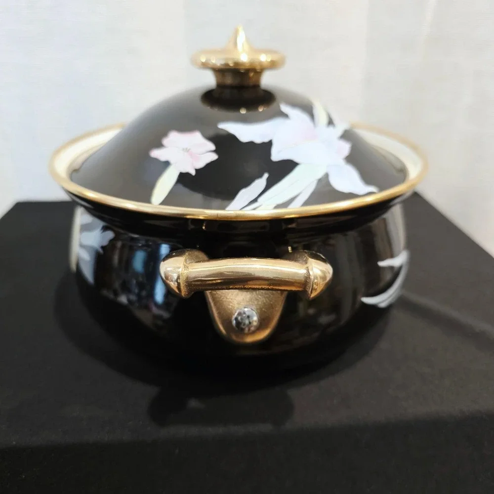 Mikasa Black Enamel Dutch‎ Oven, Floral Iris Pattern, Lidded Pot, Japanese Made